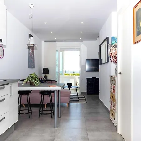 Beautiful 2-bedroom For 5 People *