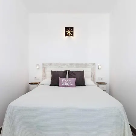 Διαμέρισμα Beautiful 2-bedroom For 5 People *